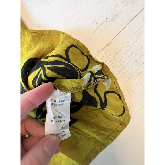 CAbi Women’s Bali Silk Blend Yellow Floral Tank Style #286 Shirt Top Size Large - Picture 3 of 4